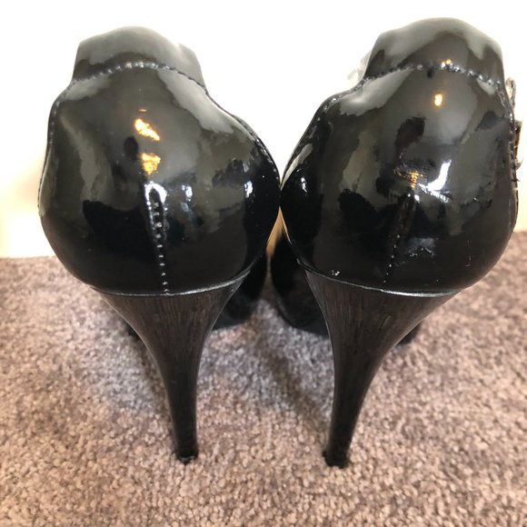 GUESS PATENT PLATFORM PEEPTOE PUMP - Picture 3 of 4
